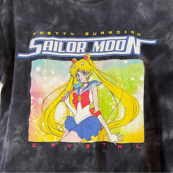 Sailor Moon | Graphic Tee Shirt - Picture 4 of 12